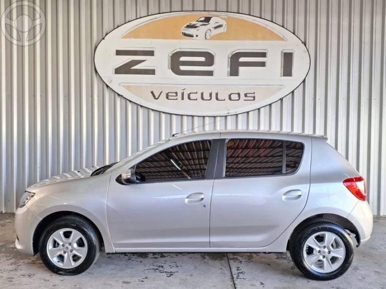 RENAULT - SANDERO 1.6 DYNAMIQUE 8V FLEX 4P AUTOMATIZADO - 2016/2017 - PRATA - R$ 45.900,00
