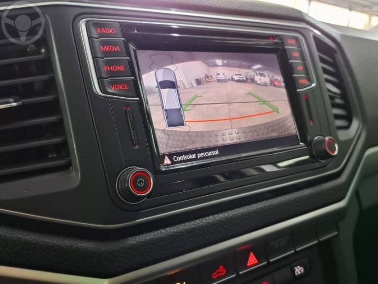 VOLKSWAGEN - AMAROK 2.0 HIGHLINE 4X4 CD 16V TURBO INTERCOOLER DIESEL 4P AUTOMÁTICO - 2018/2018 - PRATA - R$ 138.900,00