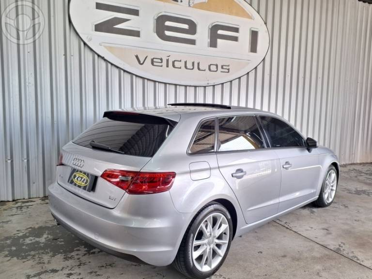 AUDI - A3 1.8 TFSI SPORTBACK 16V 4P AUTOMÁTICO - 2014/2015 - PRATA - R$ 92.900,00