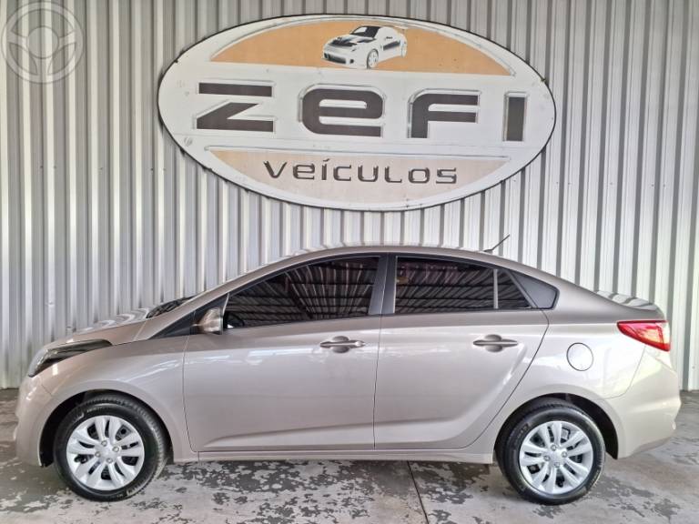 HYUNDAI - HB20S 1.0 COMFORT PLUS 12V FLEX 4P MANUAL - 2017/2018 - PRATA - R$ 58.900,00