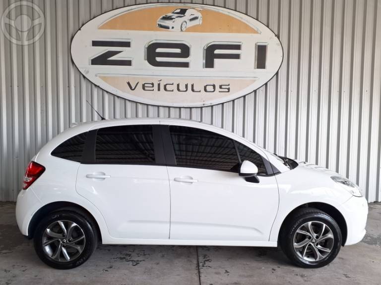 CITROËN - C3 1.2 TENDANCE PURE TECH 12V 4P MANUAL - 2017/2018 - BRANCA - R$ 48.900,00