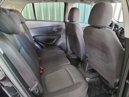 CHEVROLET - TRACKER 1.4 16V TURBO FLEX LT AUTOMÁTICO - 2018/2018 - PRETA - R$ 81.900,00