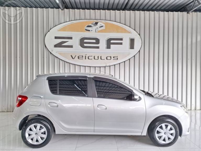 RENAULT - SANDERO 1.6 EXPRESSION 8V FLEX 4P MANUAL - 2015/2015 - PRATA - R$ 38.900,00