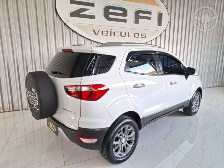 FORD - ECOSPORT 1.6 FREESTYLE 16V FLEX 4P MANUAL - 2013/2014 - BRANCA - R$ 53.900,00