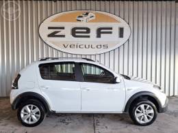 RENAULT - SANDERO 1.6 STEPWAY 8V FLEX 4P MANUAL - 2013/2014 - BRANCA - R$ 42.999,00