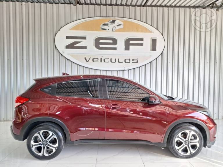 HONDA - HR-V 1.8 16V FLEX LX 4P AUTOMÁTICO - 2017/2017 - VERMELHA - R$ 89.900,00