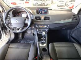 RENAULT - FLUENCE 2.0 DYNAMIQUE PLUS 16V FLEX 4P AUTOMÁTICO - 2015/2016 - PRATA - R$ 58.900,00