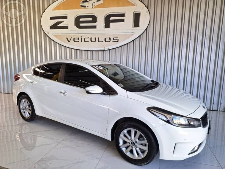 KIA MOTORS - CERATO 1.6 SX 16V FLEX 4P AUTOMÁTICO - 2018/2019 - BRANCA - R$ 85.900,00