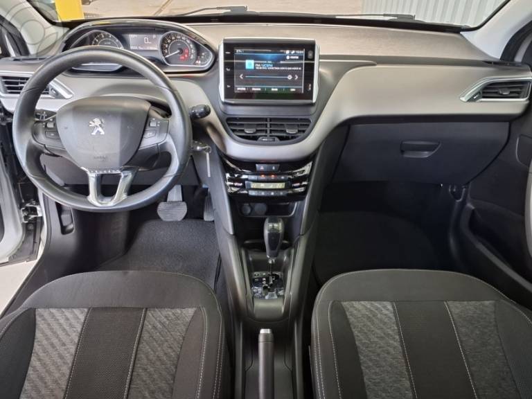 PEUGEOT - 208 1.6 GRIFFE 16V FLEX 4P AUTOMÁTICO - 2017/2018 - PRATA - R$ 63.900,00