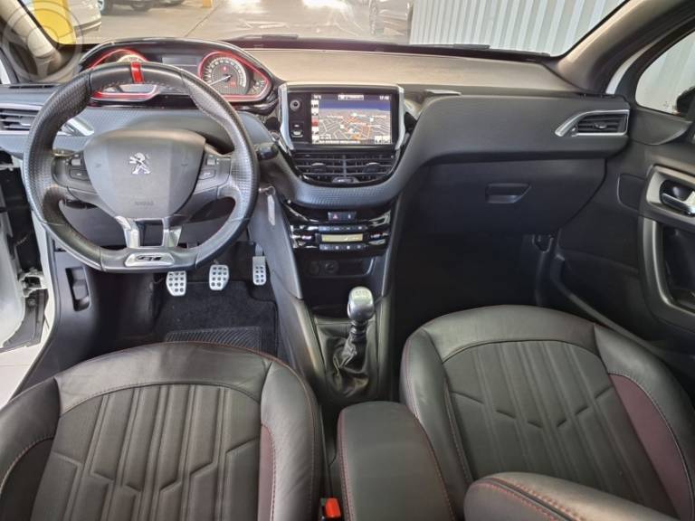 PEUGEOT - 208 1.6 THP GT 16V FLEX 4P MANUAL - 2016/2017 - BRANCA - R$ 69.900,00