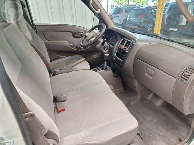 HYUNDAI - HR 2.5 LONGOCAÇAMBA 4X2 16V 130CV TURBO INTERCOOLER DIESEL 2P MANUAL - 2016/2017 - BRANCA - R$ 110.000,00