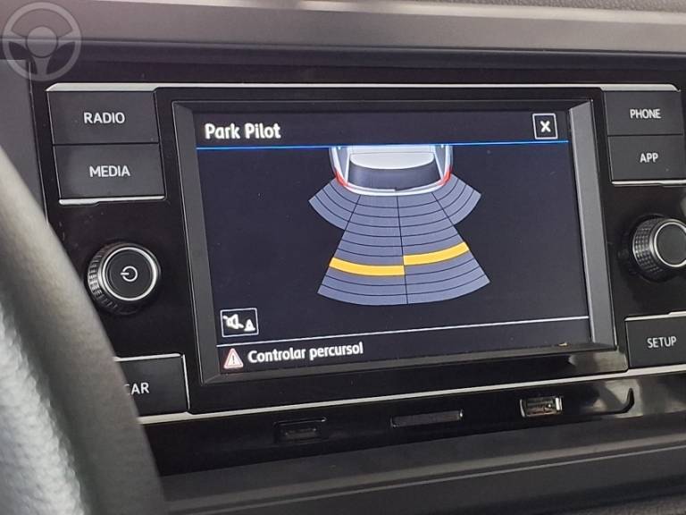 VOLKSWAGEN - POLO 1.0MPI TOTAL FLEX MANUAL - 2020/2021 - BRANCA - R$ 71.800,00