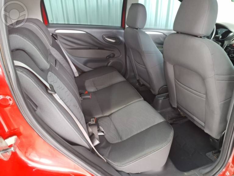 FIAT - PUNTO 1.6 ESSENCE 16V FLEX 4P MANUAL - 2012/2013 - VERMELHA - R$ 39.900,00