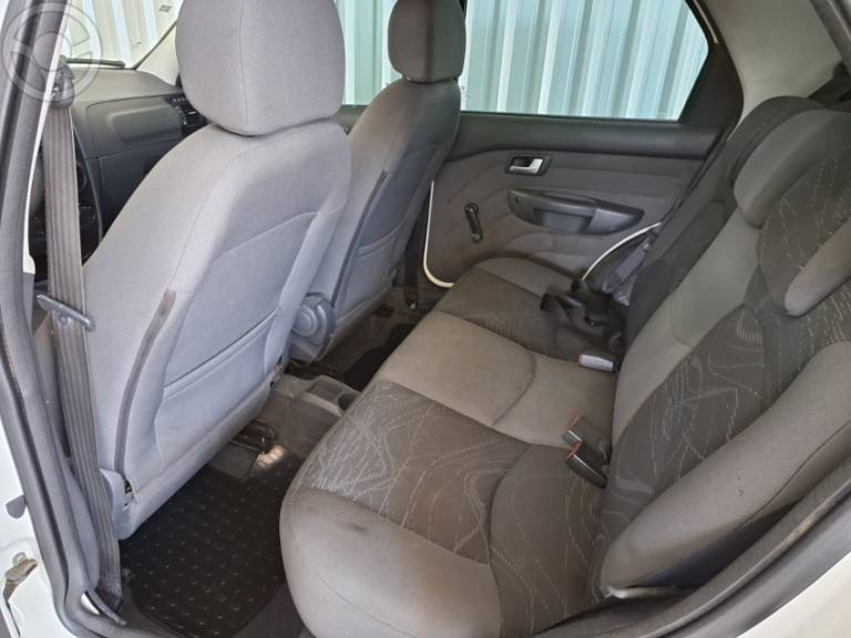 FIAT - SIENA 1.0 MPI EL 8V FLEX 4P MANUAL - 2015/2015 - BRANCA - R$ 31.500,00