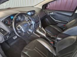 FORD - FOCUS 1.6 SE 16V FLEX 4P AUTOMÁTICO - 2014/2015 - BRANCA - R$ 52.900,00