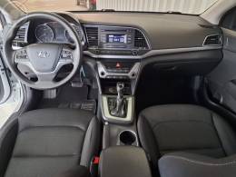 HYUNDAI - ELANTRA 2.0 16V FLEX 4P AUTOMÁTICO - 2016/2017 - BRANCA - R$ 79.900,00