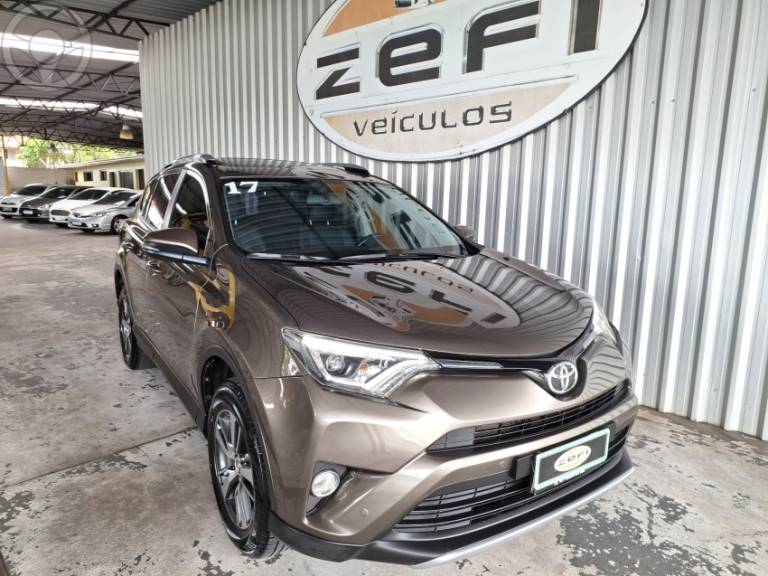 TOYOTA - RAV4 2.0 TOP 4X2 16V 4P AUTOMÁTICO - 2017/2017 - MARROM - R$ 119.900,00