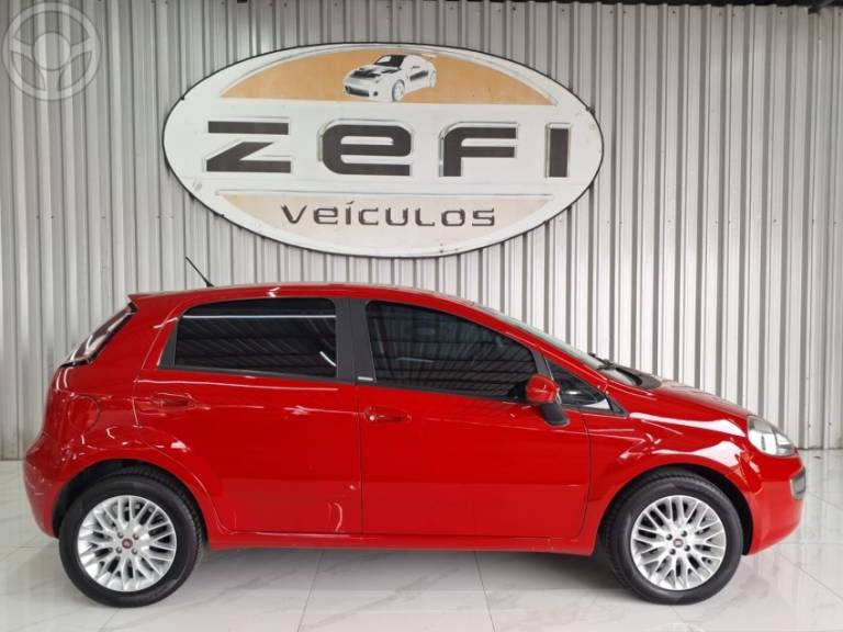 FIAT - PUNTO 1.6 ESSENCE 16V FLEX 4P MANUAL - 2012/2013 - VERMELHA - R$ 39.900,00