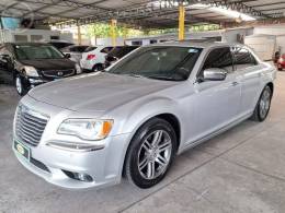 CHRYSLER - 300 C 3.6 SEDAN V6 24V 4P AUTOMÁTICO - 2011/2012 - PRATA - R$ 104.900,00