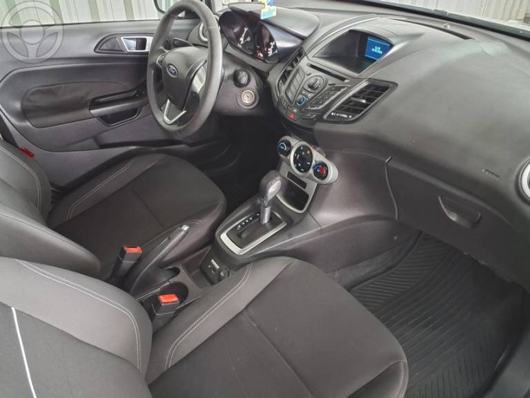 FORD - FIESTA 1.6 SE HATCH 16V FLEX 4P AUTOMÁTICO - 2015/2016 - BRANCA - R$ 51.900,00