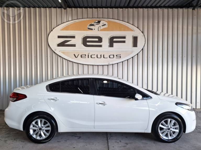 KIA MOTORS - CERATO 1.6 SX 16V FLEX 4P AUTOMÁTICO - 2018/2019 - BRANCA - R$ 85.900,00
