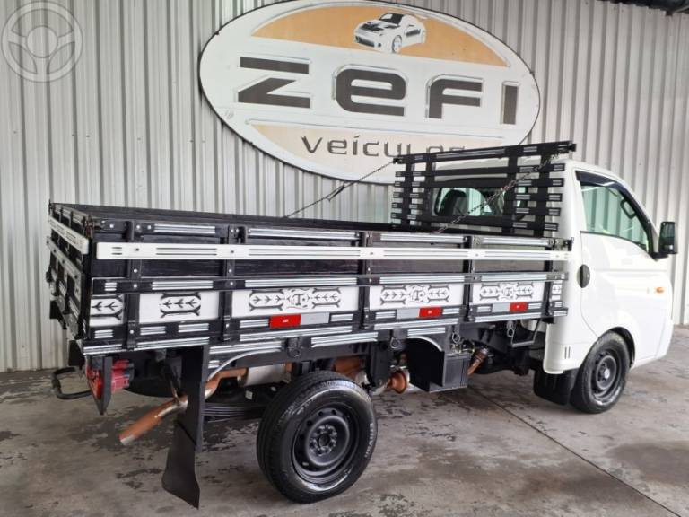 HYUNDAI - HR 2.5 LONGOCAÇAMBA 4X2 16V 130CV TURBO INTERCOOLER DIESEL 2P MANUAL - 2016/2017 - BRANCA - R$ 110.000,00