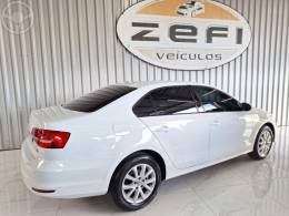 VOLKSWAGEN - JETTA 2.0 TRENDLINE FLEX 4P TIPTRONIC - 2014/2015 - BRANCA - R$ 64.900,00