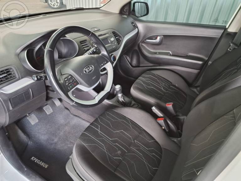 KIA MOTORS - PICANTO 1.0 EX 12V FLEX 4P MANUAL - 2015/2016 - BRANCA - R$ 44.900,00