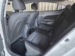 HYUNDAI - ELANTRA 2.0 16V FLEX 4P AUTOMÁTICO - 2016/2017 - BRANCA - R$ 79.900,00