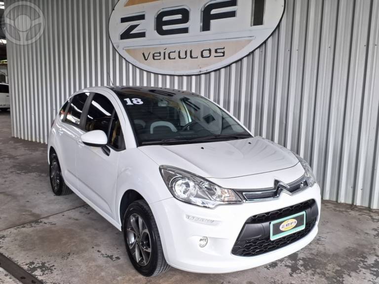 CITROËN - C3 1.2 TENDANCE PURE TECH 12V 4P MANUAL - 2017/2018 - BRANCA - R$ 48.900,00