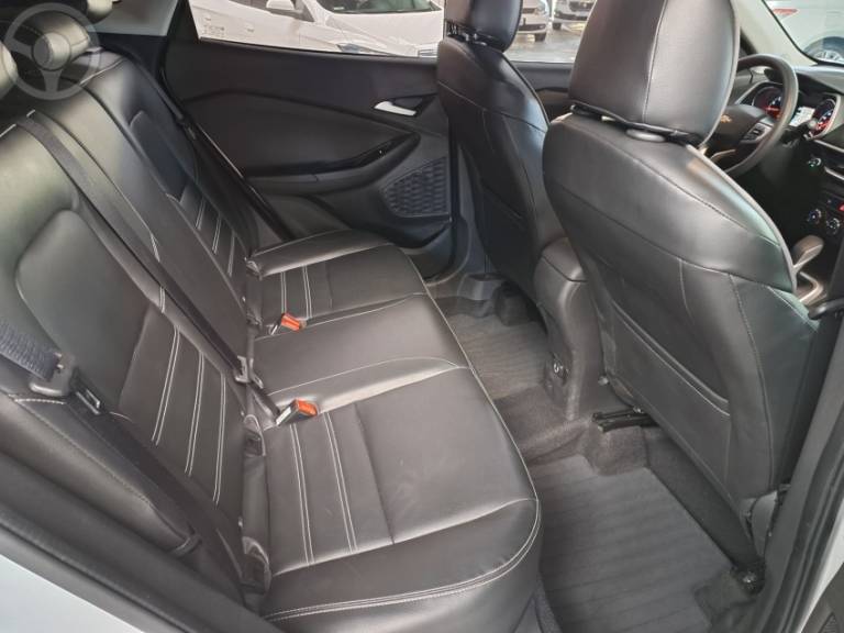 CHEVROLET - TRACKER 1.0 12V LT TURBO FLEX 4P AUTOMÁTICO - 2022/2023 - PRATA - R$ 103.900,00