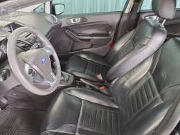 FORD - FIESTA 1.6 SE HATCH 16V FLEX 4P MANUAL - 2015/2016 - PRETA - R$ 49.900,00
