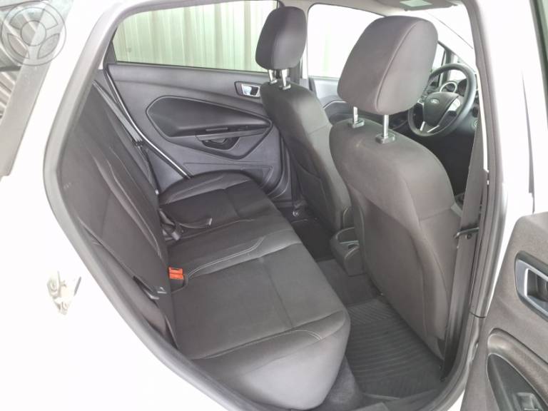 FORD - FIESTA 1.6 SE HATCH 16V FLEX 4P MANUAL - 2014/2015 - BRANCA - R$ 45.900,00