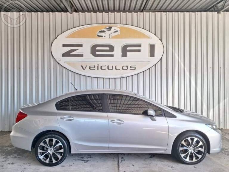 HONDA - CIVIC 2.0 LXR 16V FLEX 4P AUTOMÁTICO - 2015/2015 - PRATA - R$ 76.500,00