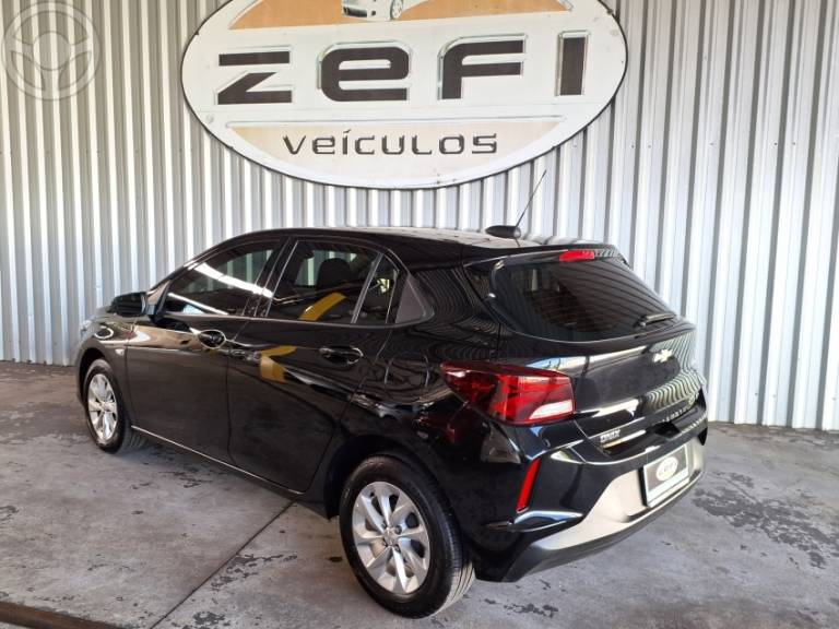 CHEVROLET - ONIX 1.0 LT 12V FLEX 4P MANUAL - 2023/2023 - PRETA - R$ 75.900,00