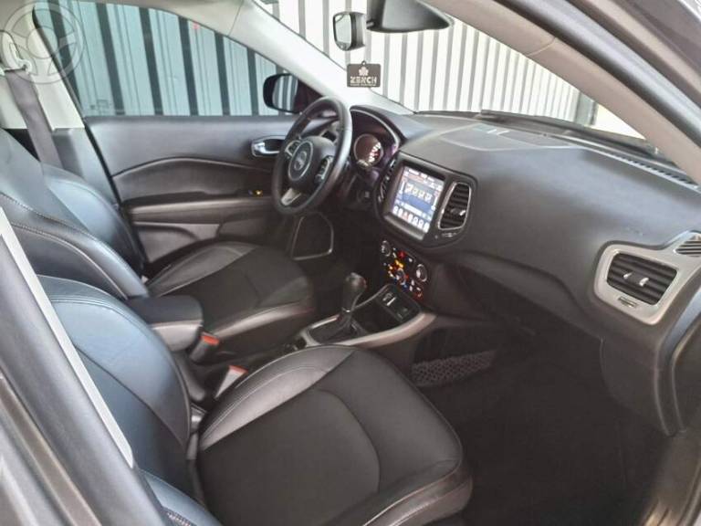 JEEP - COMPASS 2.0 16V FLEX LONGITUDE AUTOMÁTICO - 2019/2020 - CINZA - R$ 101.500,00