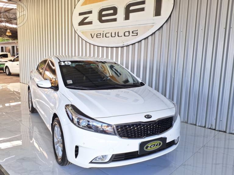 KIA MOTORS - CERATO 1.6 SX 16V FLEX 4P AUTOMÁTICO - 2018/2019 - BRANCA - R$ 85.900,00