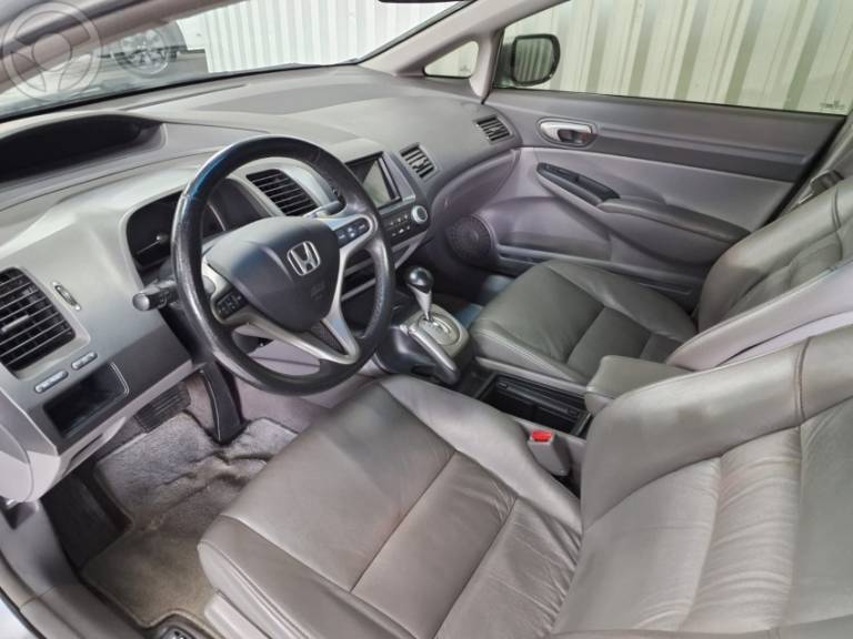 HONDA - CIVIC 1.8 LXL 16V FLEX 4P AUTOMÁTICO - 2011/2011 - PRATA - R$ 56.900,00