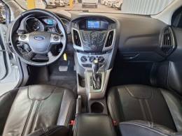 FORD - FOCUS 1.6 SE 16V FLEX 4P AUTOMÁTICO - 2014/2015 - BRANCA - R$ 52.900,00