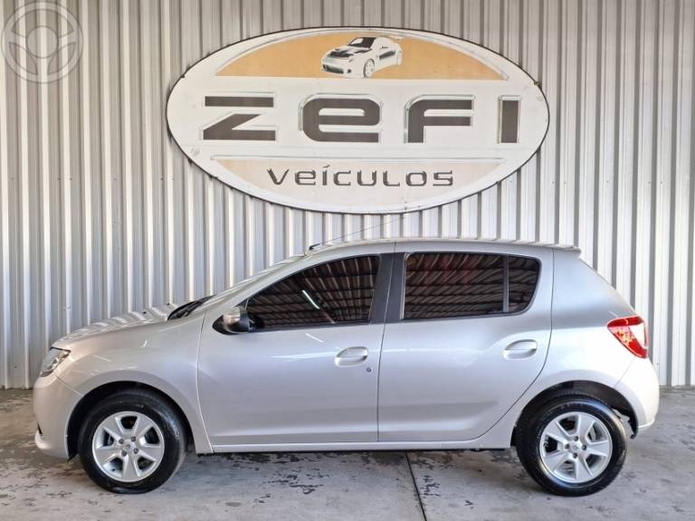RENAULT - SANDERO 1.6 DYNAMIQUE 8V FLEX 4P AUTOMATIZADO - 2016/2017 - PRATA - R$ 45.900,00