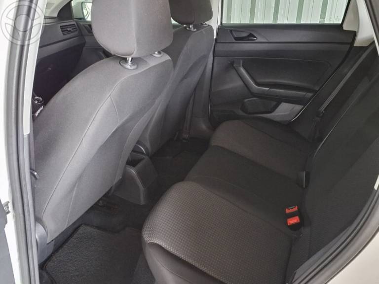 VOLKSWAGEN - POLO 1.0MPI TOTAL FLEX MANUAL - 2020/2021 - BRANCA - R$ 71.800,00