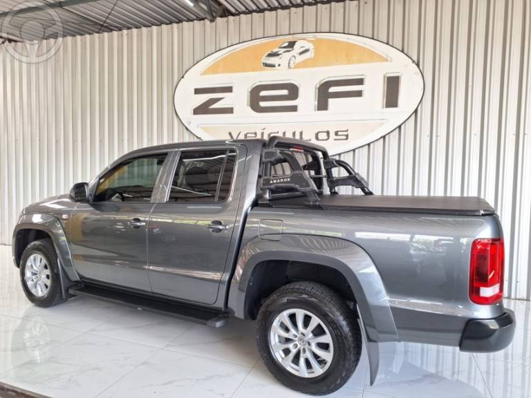 VOLKSWAGEN - AMAROK 2.0 4X4 TDI COMFORTILINE CD DIESEL 4P AUTOMÁTICO - 2019/2020 - CINZA - R$ 127.900,00
