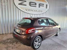 PEUGEOT - 208 1.6 GRIFFE 16V FLEX 4P AUTOMÁTICO - 2014/2015 - MARROM - R$ 48.500,00