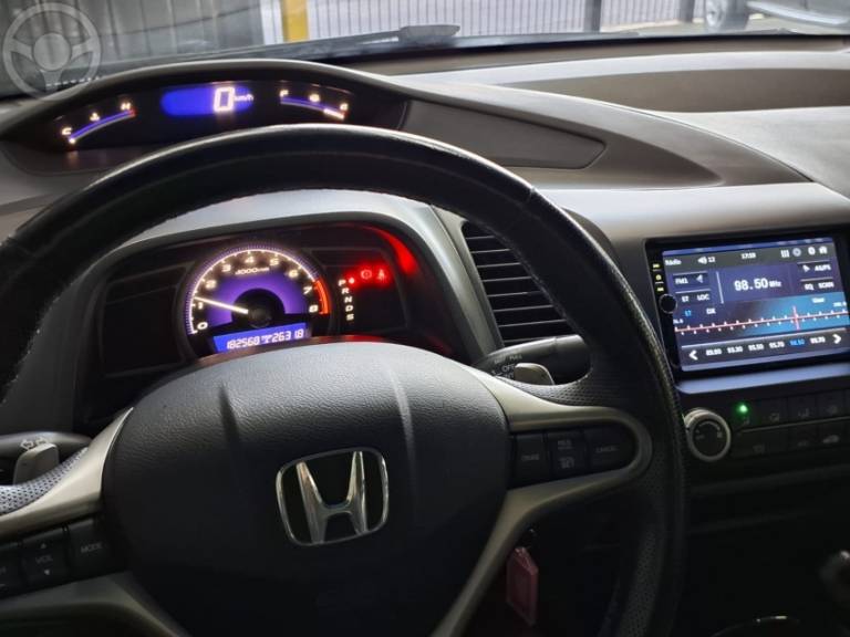 HONDA - CIVIC 1.8 LXL 16V FLEX 4P AUTOMÁTICO - 2011/2011 - PRATA - R$ 56.900,00