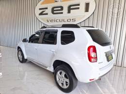 RENAULT - DUSTER 1.6 DYNAMIQUE 4X2 16V FLEX 4P MANUAL - 2013/2014 - BRANCA - R$ 52.900,00