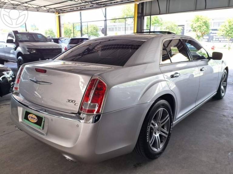 CHRYSLER - 300 C 3.6 SEDAN V6 24V 4P AUTOMÁTICO - 2011/2012 - PRATA - R$ 104.900,00