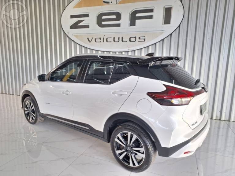 NISSAN - KICKS 1.6 EXCLUSIVE 16V FLEX 4P AUTOMÁTICO - 2023/2023 - BRANCA - R$ 114.900,00
