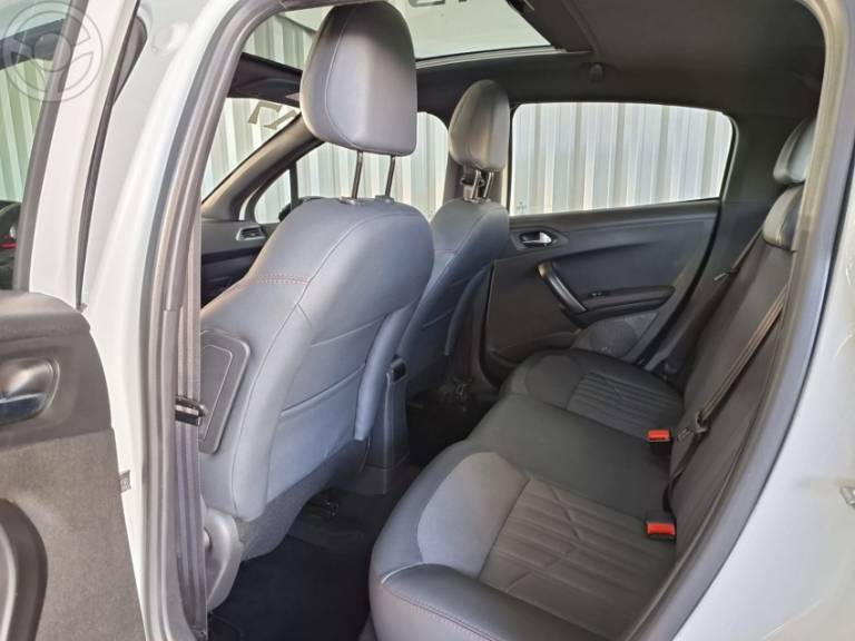 PEUGEOT - 208 1.6 THP GT 16V FLEX 4P MANUAL - 2016/2017 - BRANCA - R$ 69.900,00