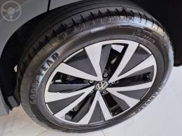 VOLKSWAGEN - TAOS 1.4 16V HIGHLINE TSI FLEX 4P AUTOMÁTICO - 2023/2023 - BEGE - R$ 164.900,00