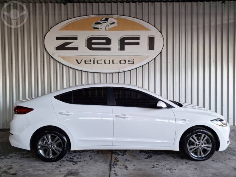 HYUNDAI - ELANTRA 2.0 16V FLEX 4P AUTOMÁTICO - 2016/2017 - BRANCA - R$ 79.900,00